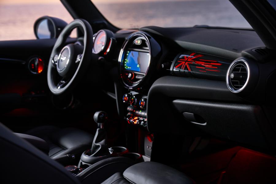 Интерьер Mini Cooper S (F56) 2018 года  (WW) (фото 89 из 196)